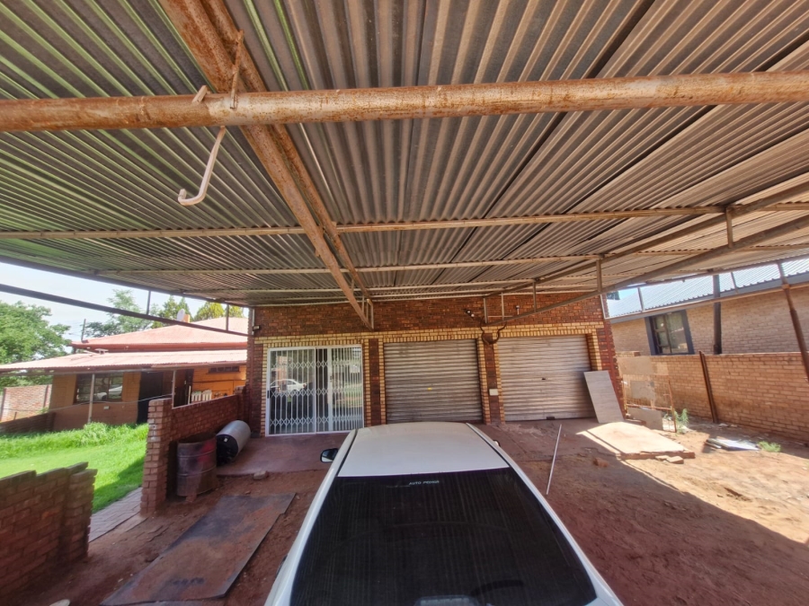 4 Bedroom Property for Sale in Kathu Northern Cape